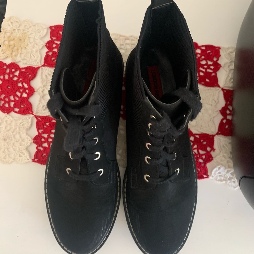 Gently used, have too many shoes. - Picture 1 of 3